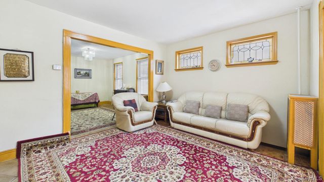 4711 88th Street, Elmhurst, NY 11373