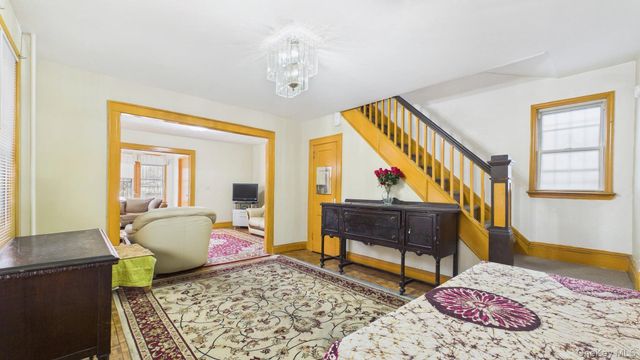 4711 88th Street, Elmhurst, NY 11373