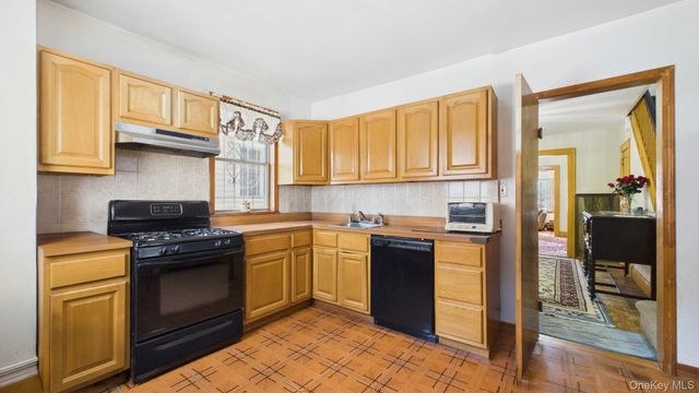 4711 88th Street, Elmhurst, NY 11373