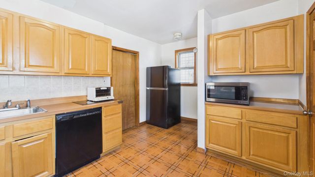 4711 88th Street, Elmhurst, NY 11373