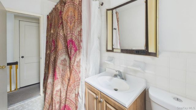 4711 88th Street, Elmhurst, NY 11373