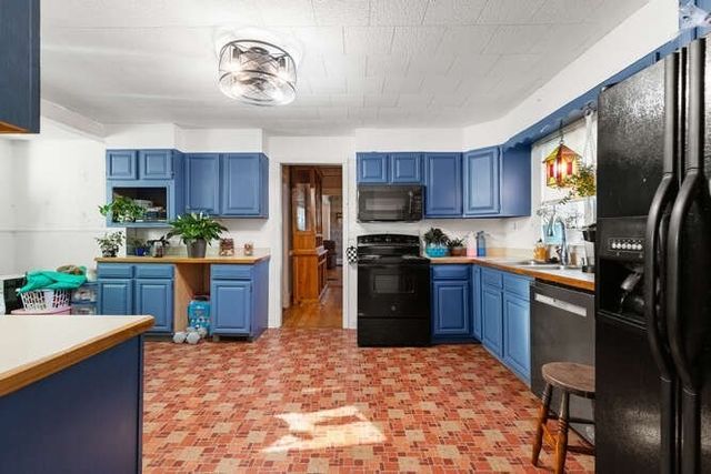 16 Hollingsworth St, Lynn, MA 01902