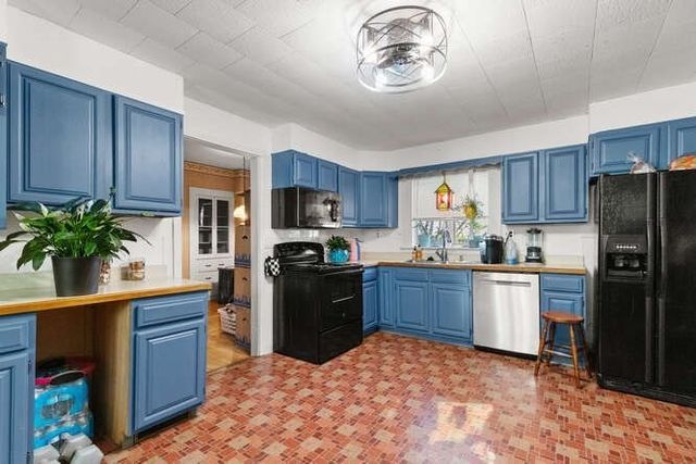 16 Hollingsworth St, Lynn, MA 01902