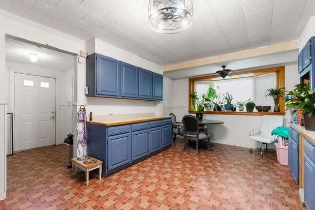 16 Hollingsworth St, Lynn, MA 01902