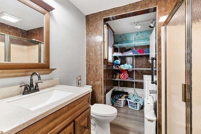 16 Hollingsworth St, Lynn, MA 01902