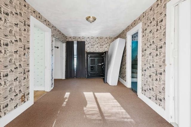 16 Hollingsworth St, Lynn, MA 01902