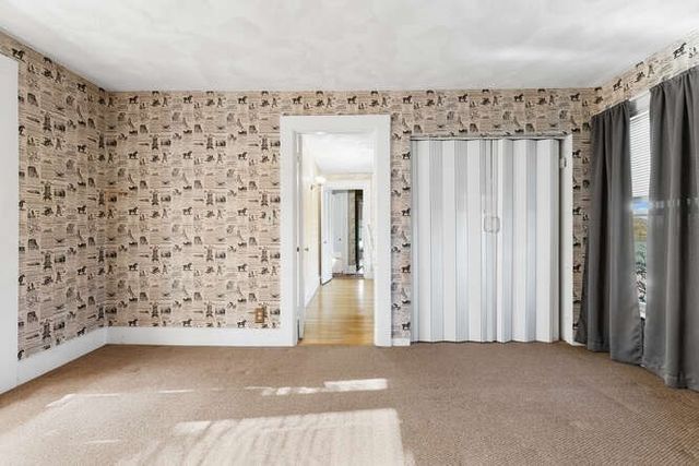 16 Hollingsworth St, Lynn, MA 01902