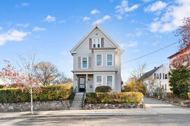 16 Hollingsworth St, Lynn, MA 01902