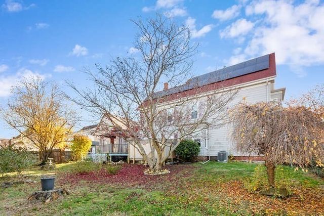 16 Hollingsworth St, Lynn, MA 01902