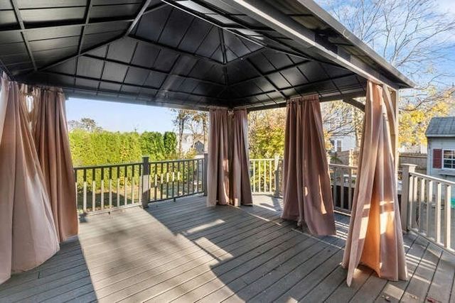 16 Hollingsworth St, Lynn, MA 01902