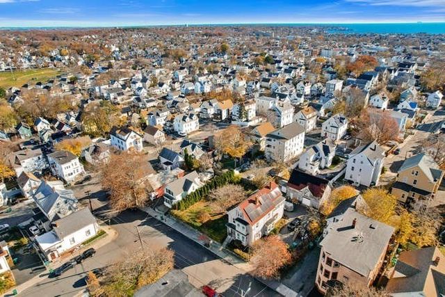 16 Hollingsworth St, Lynn, MA 01902