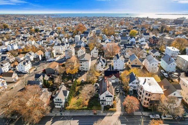 16 Hollingsworth St, Lynn, MA 01902