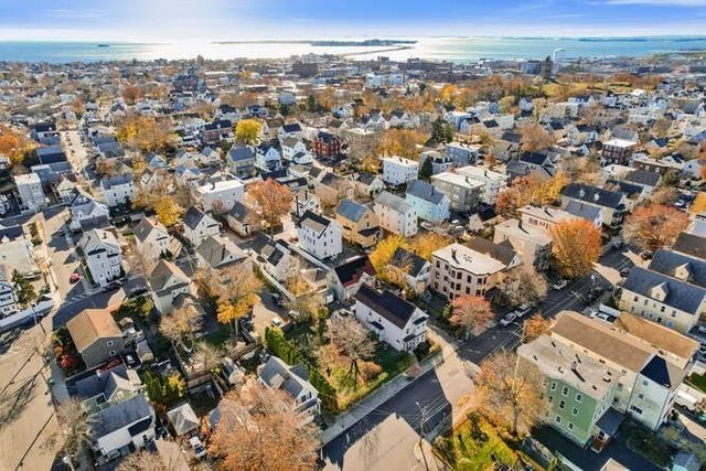 16 Hollingsworth St, Lynn, MA 01902