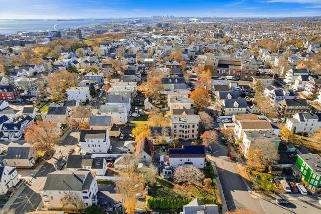 16 Hollingsworth St, Lynn, MA 01902