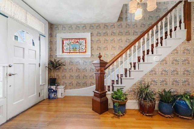 16 Hollingsworth St, Lynn, MA 01902