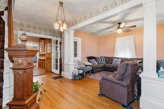 16 Hollingsworth St, Lynn, MA 01902