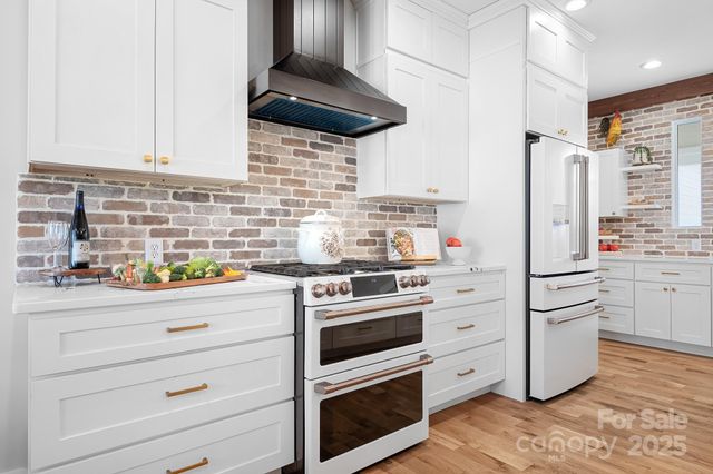 2391 Lee Lawing Road, Lincolnton, NC 28092