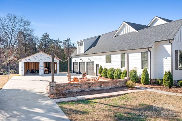 2391 Lee Lawing Road, Lincolnton, NC 28092