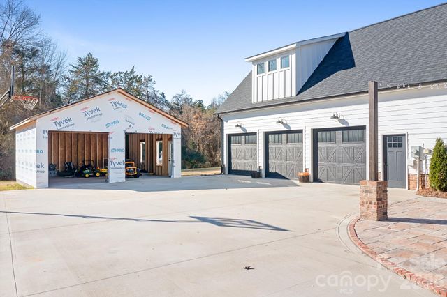 2391 Lee Lawing Road, Lincolnton, NC 28092