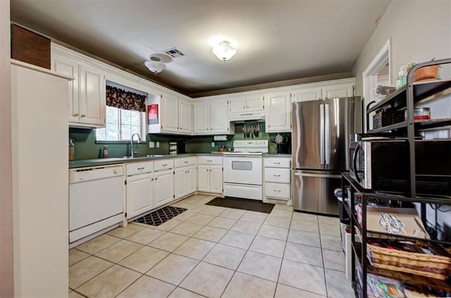 14704 Choctaw Trail, Choctaw, OK 73020
