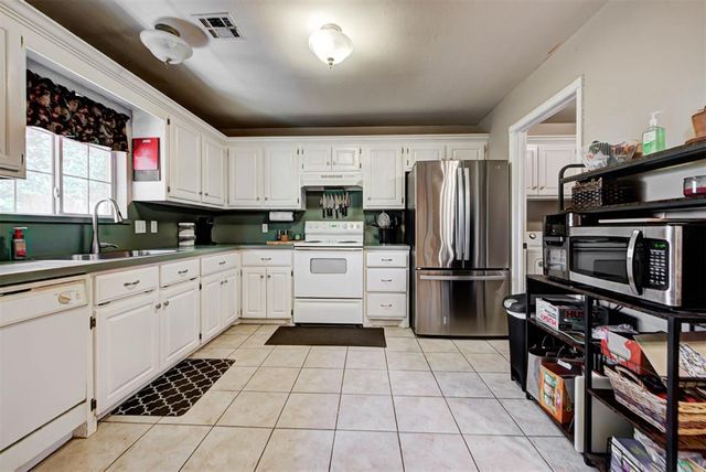 14704 Choctaw Trail, Choctaw, OK 73020