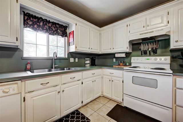 14704 Choctaw Trail, Choctaw, OK 73020