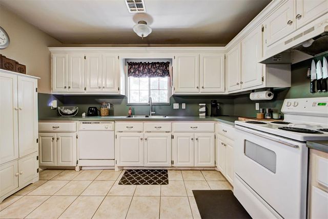 14704 Choctaw Trail, Choctaw, OK 73020