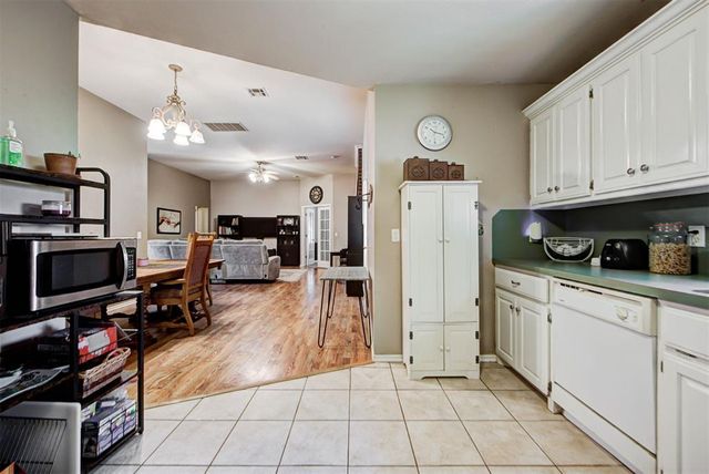 14704 Choctaw Trail, Choctaw, OK 73020
