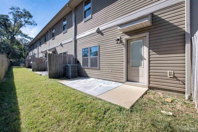 3514 Mossy Oak Villas Cir, Pensacola, FL 32514