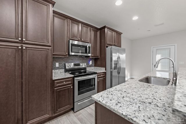 3514 Mossy Oak Villas Cir, Pensacola, FL 32514