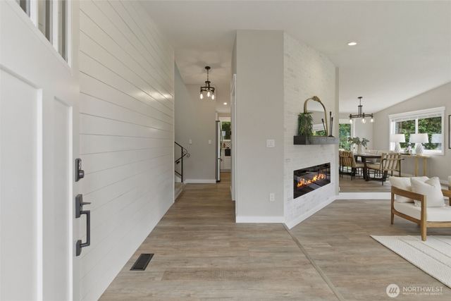8521 Gold Way, Everett, WA 98208