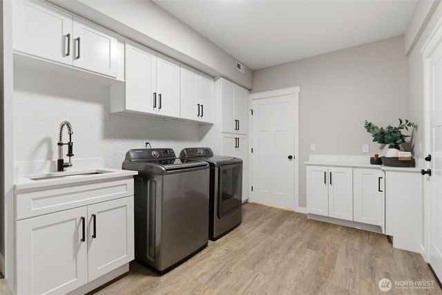 8521 Gold Way, Everett, WA 98208