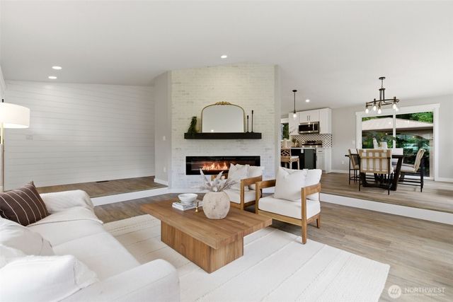 8521 Gold Way, Everett, WA 98208