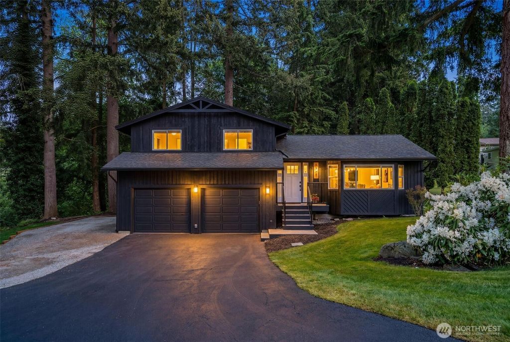 8521 Gold Way, Everett, WA 98208