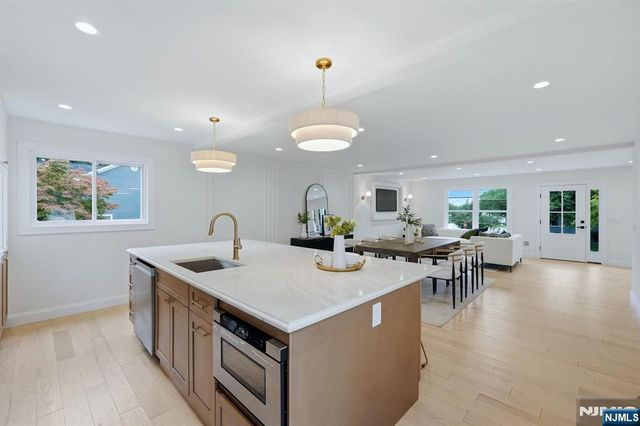60 Lasalle Avenue, Hasbrouck Heights, NJ 07604