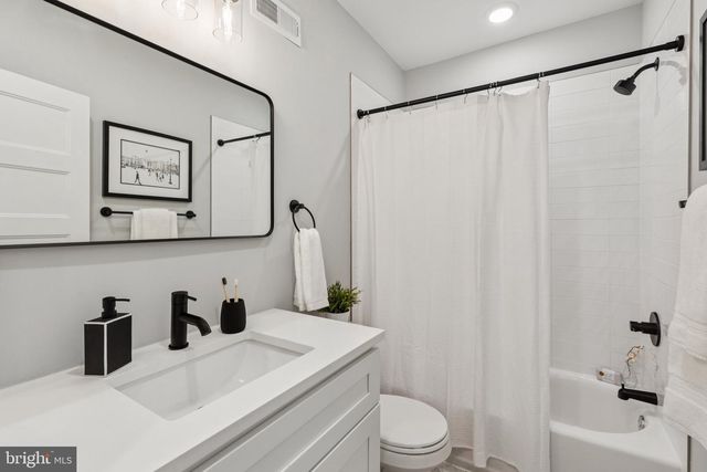 3867 MANOR ST, Philadelphia, PA 19128