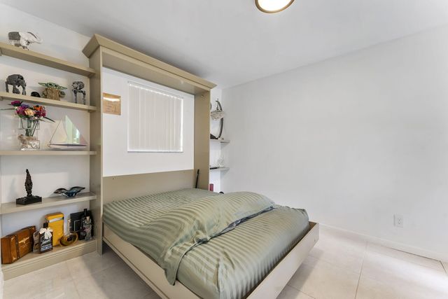 153 Meadows Drive, Boynton Beach, FL 33436