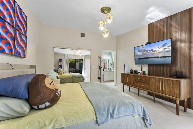 153 Meadows Drive, Boynton Beach, FL 33436