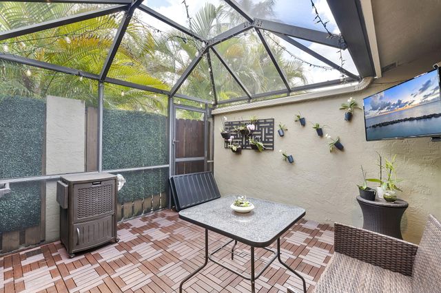 153 Meadows Drive, Boynton Beach, FL 33436