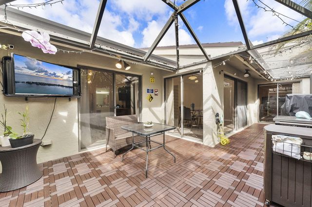 153 Meadows Drive, Boynton Beach, FL 33436