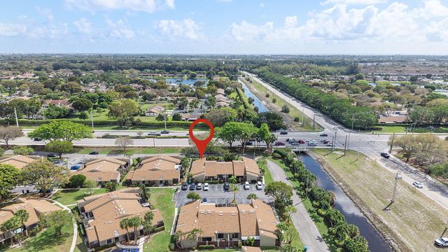 153 Meadows Drive, Boynton Beach, FL 33436