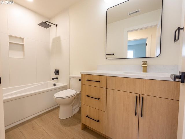 2116 E 39TH St, Vancouver, WA 98663