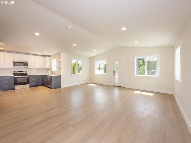 2116 E 39TH St, Vancouver, WA 98663