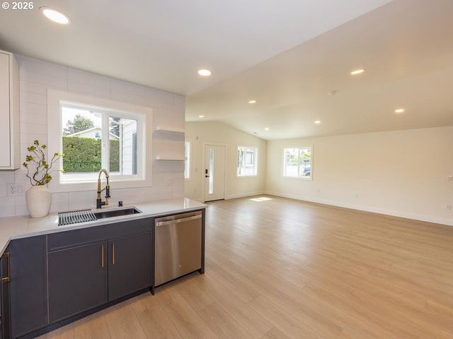 2116 E 39TH St, Vancouver, WA 98663