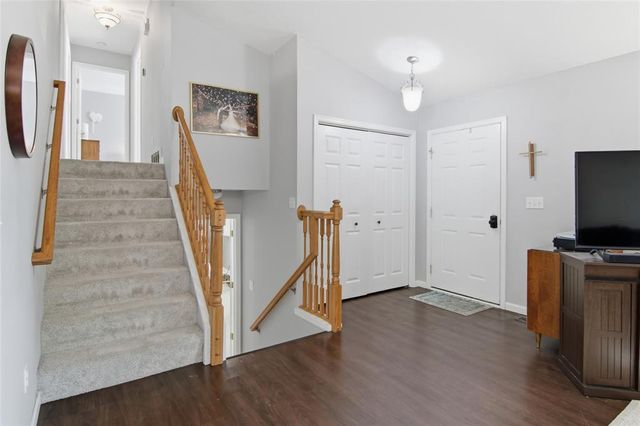 122 Eagle Ridge Court, Eau Claire, WI 54703