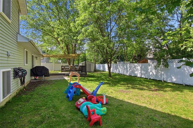 122 Eagle Ridge Court, Eau Claire, WI 54703