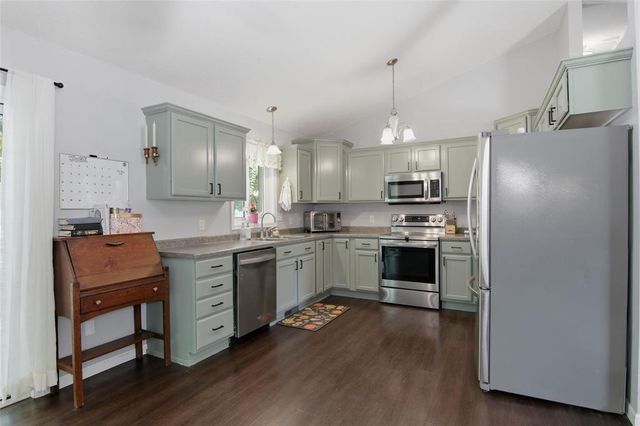 122 Eagle Ridge Court, Eau Claire, WI 54703