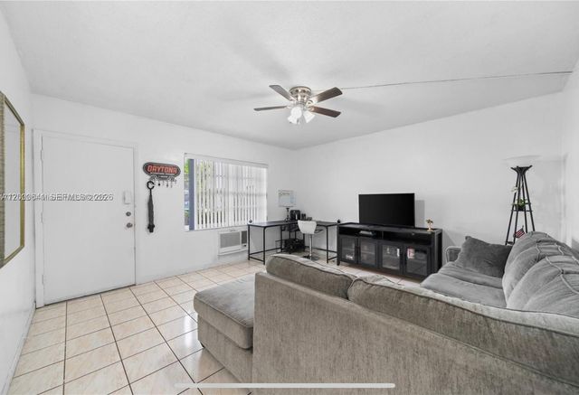 16900 NE 14 109 109, Miami, FL 33162