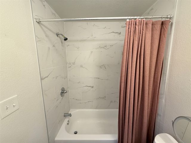 807 Kaufman Street, Waxahachie, TX 75165