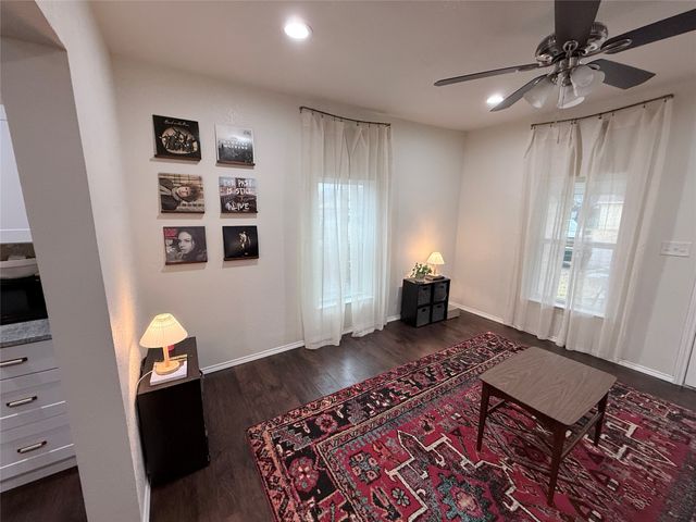 807 Kaufman Street, Waxahachie, TX 75165